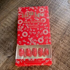 Red Aspen Nail Dashes - Red Paisley Design